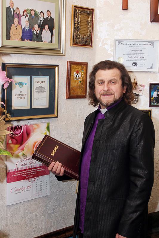 Виталий Дмитриевич Фалий старший пастор церкви